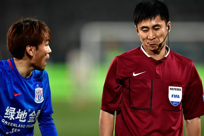 四面楚歌，亚洲俱乐部足球比赛情势危急的简单介绍