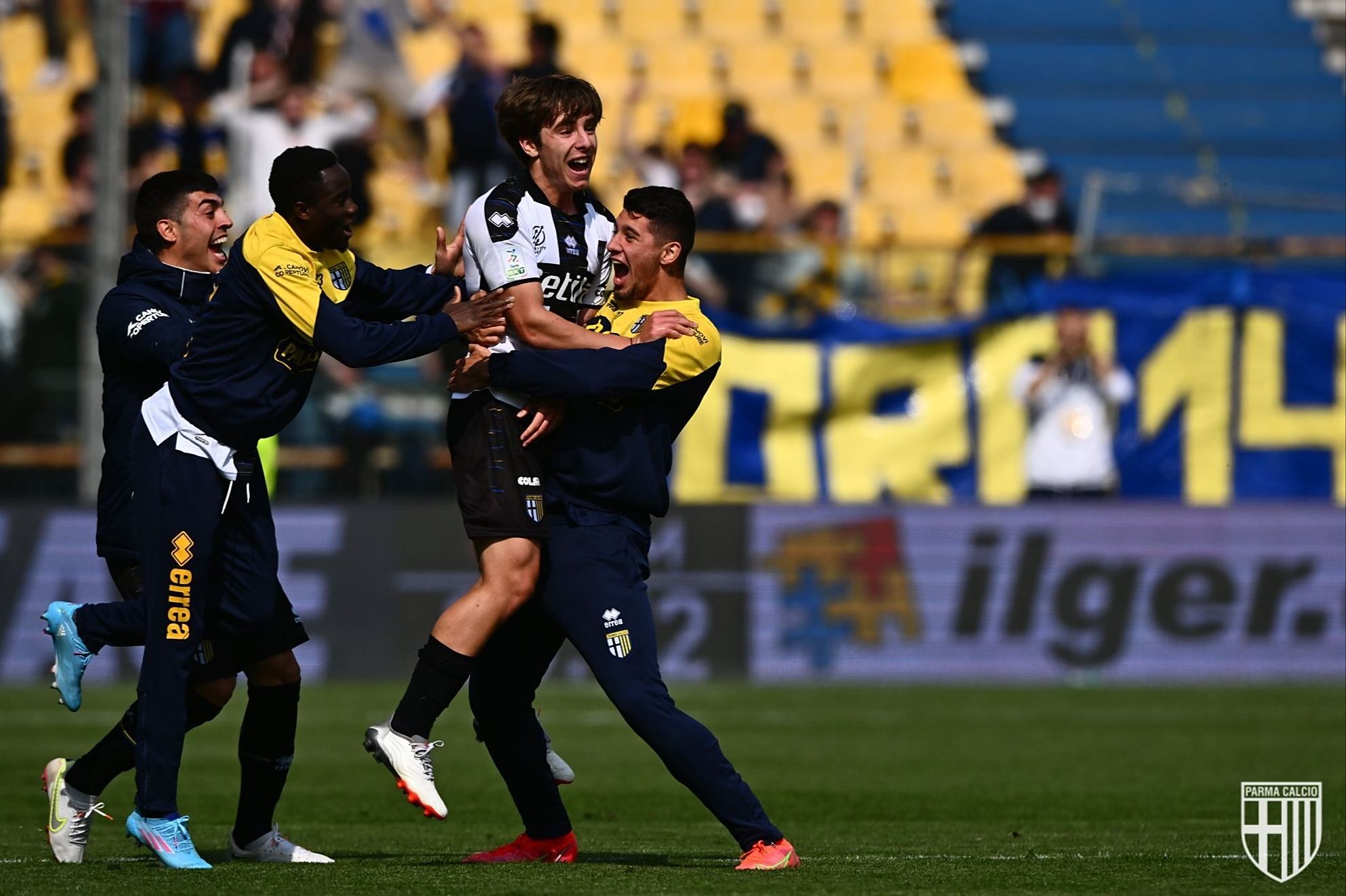 太阳城集团-意甲球队主场提升观众体验,或将吸引更多球迷(意甲主客场)